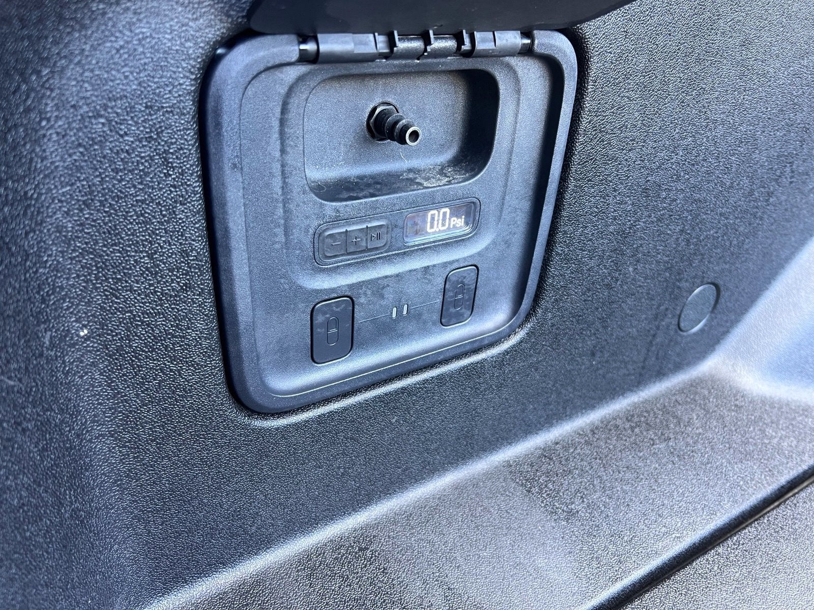2022 Rivian R1T Adventure