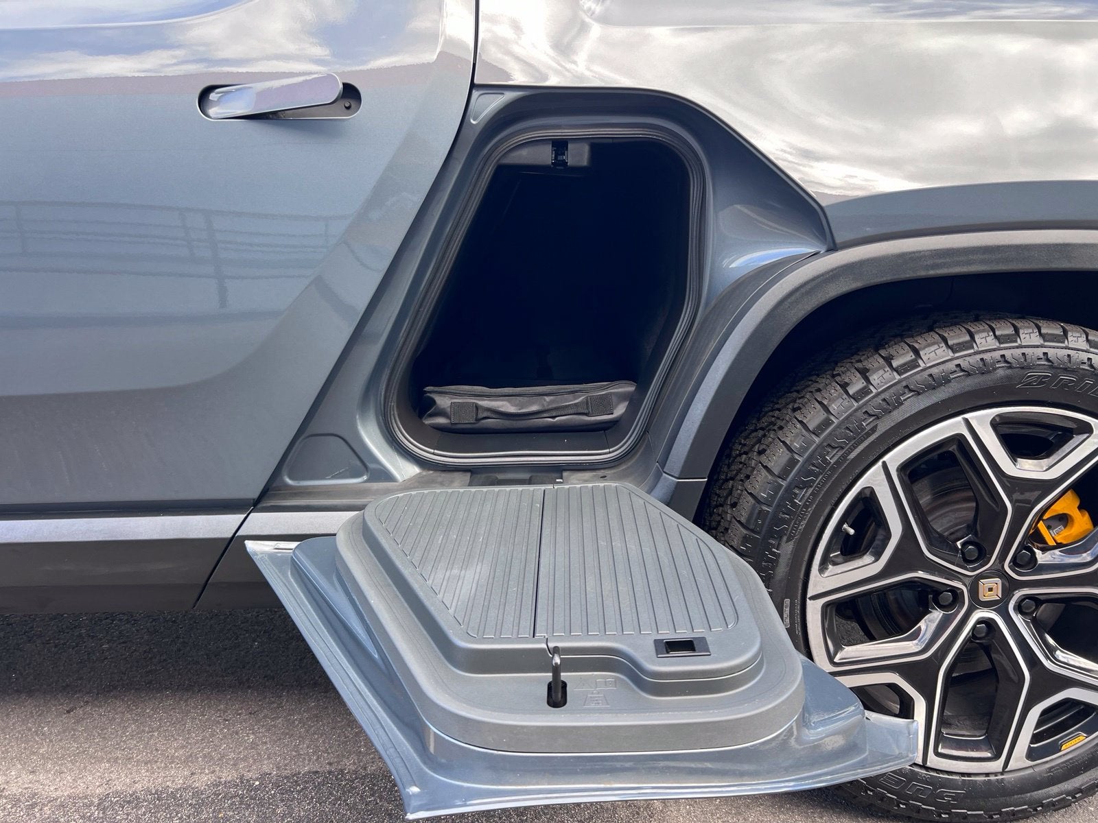2022 Rivian R1T Adventure