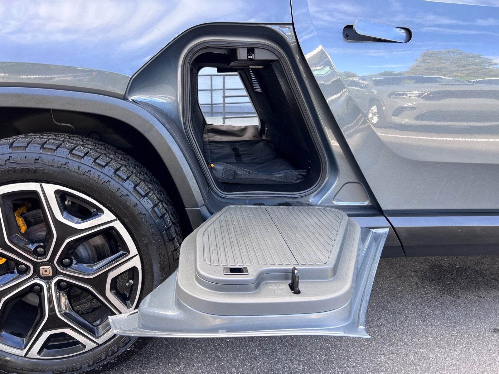 2022 Rivian R1T Adventure