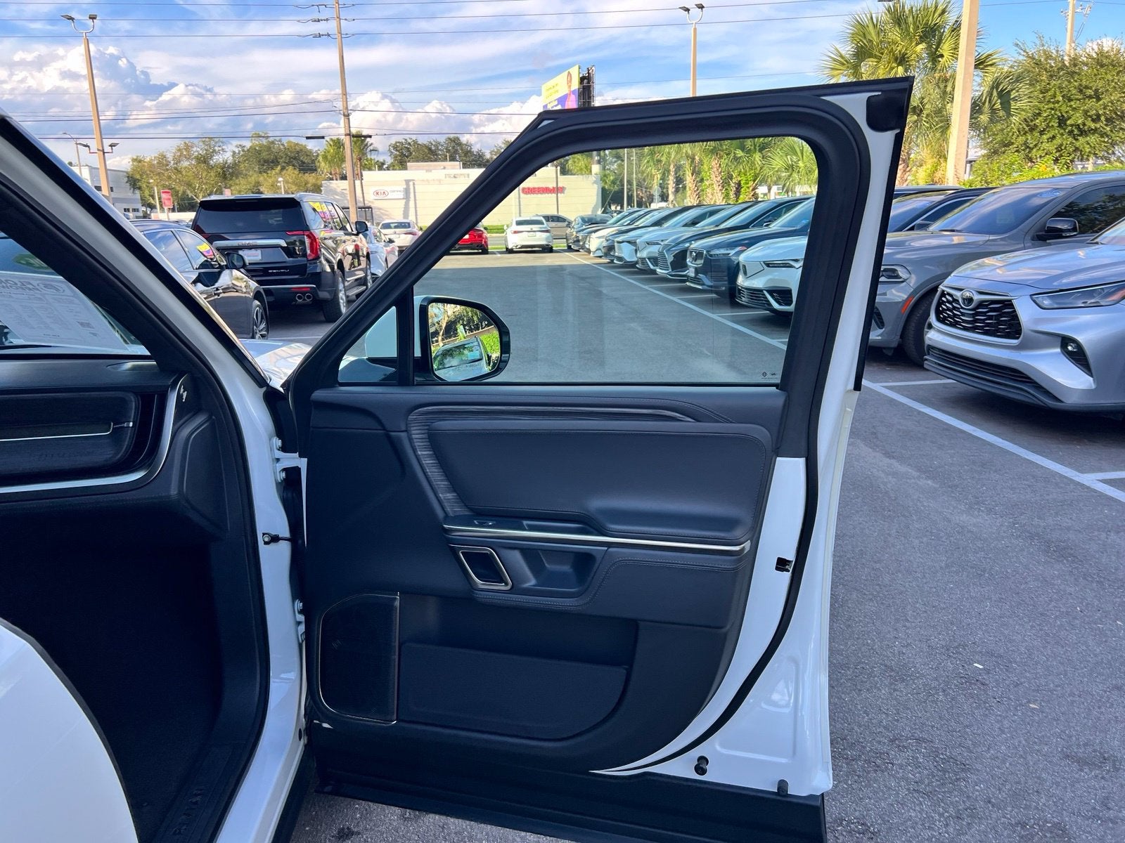 2023 Rivian R1T Adventure
