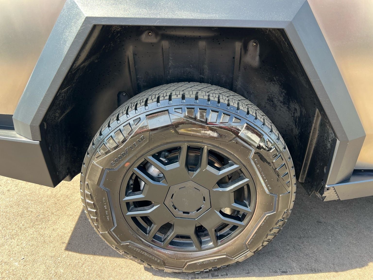 2024 Tesla Cybertruck Base