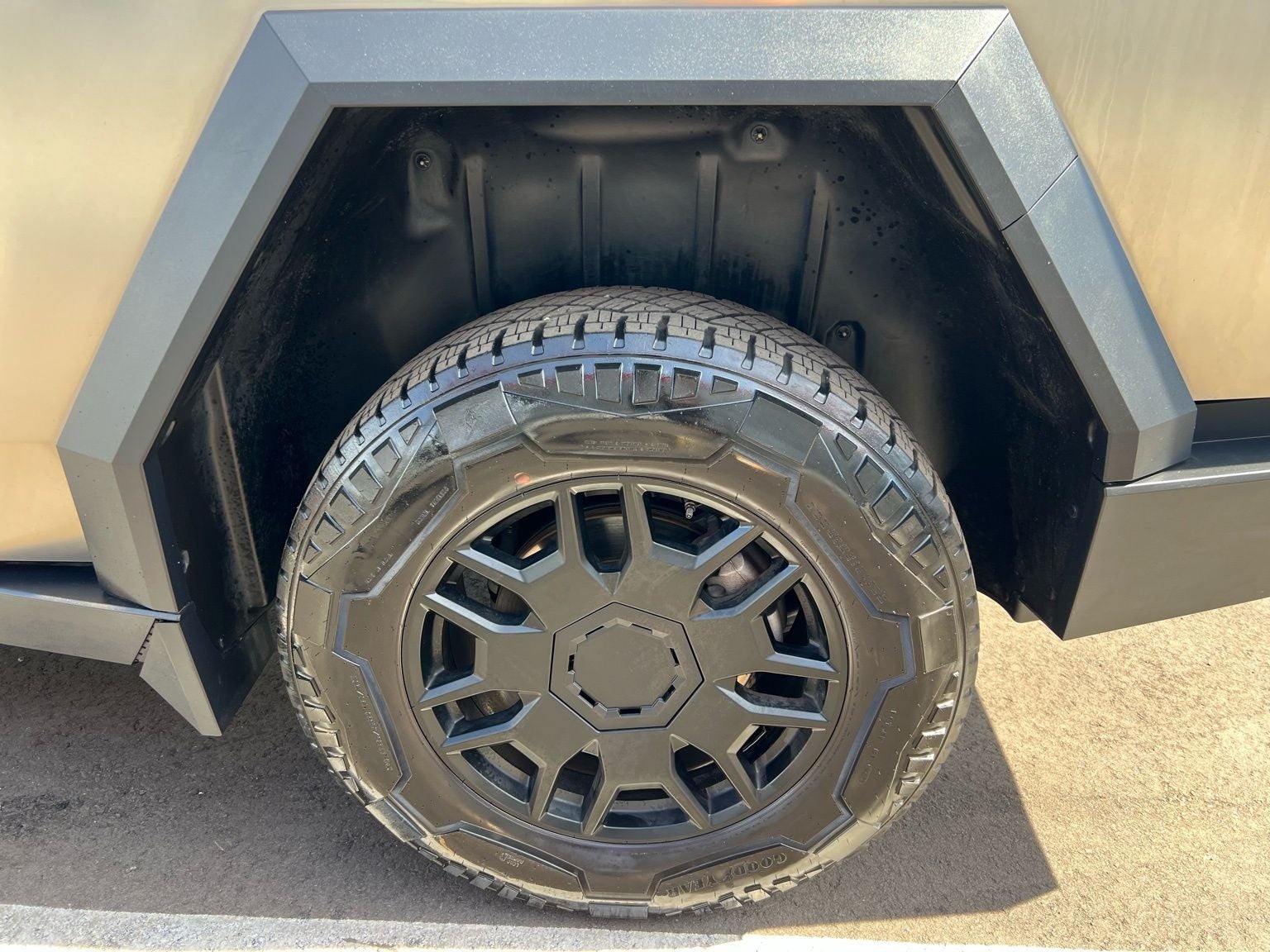 2024 Tesla Cybertruck Base