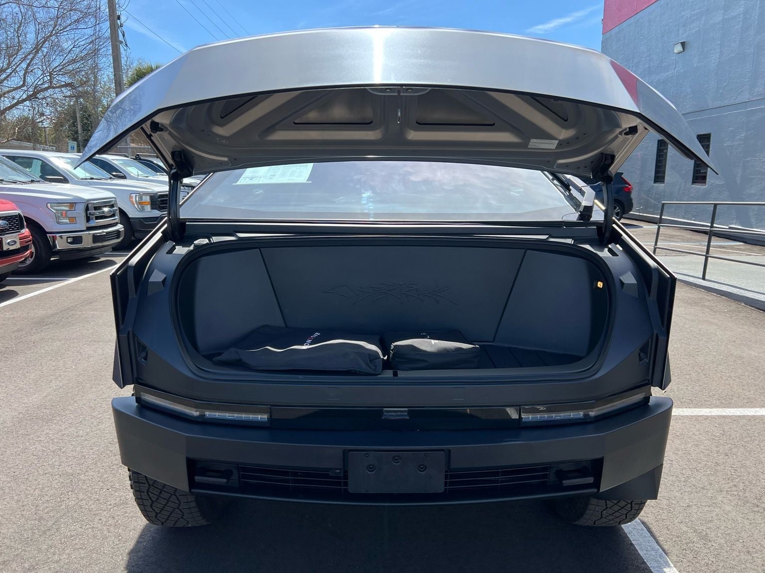 2024 Tesla Cybertruck Base