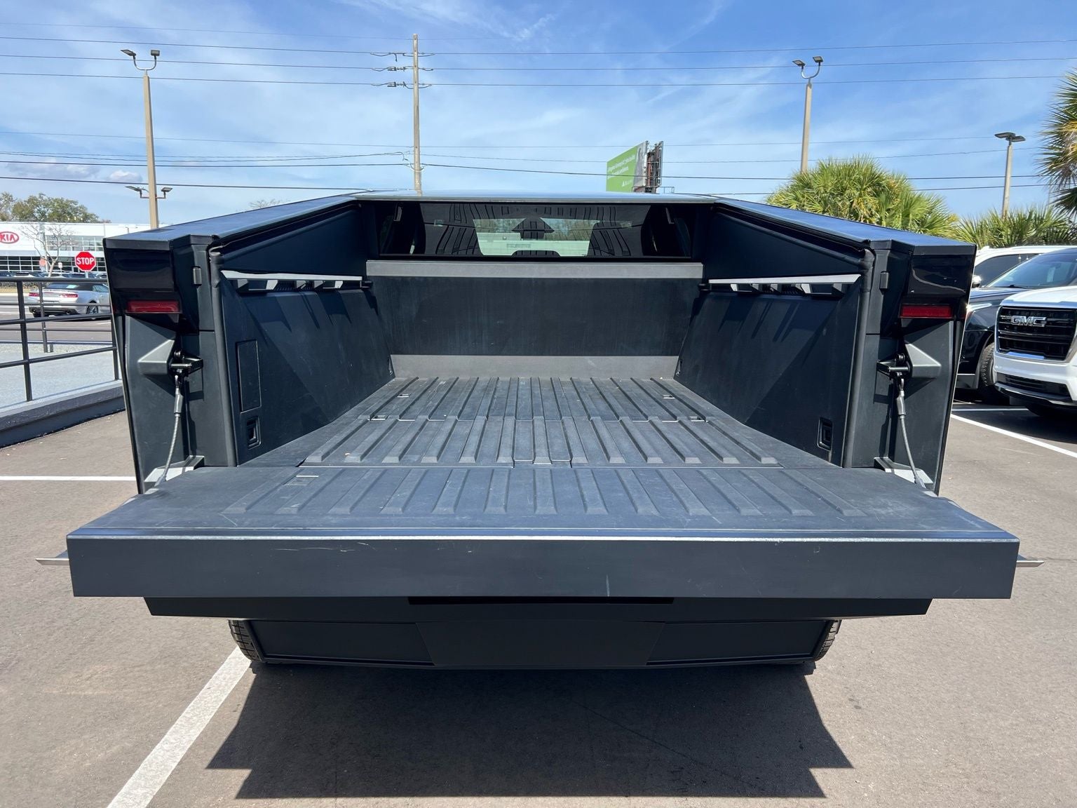 2024 Tesla Cybertruck Base