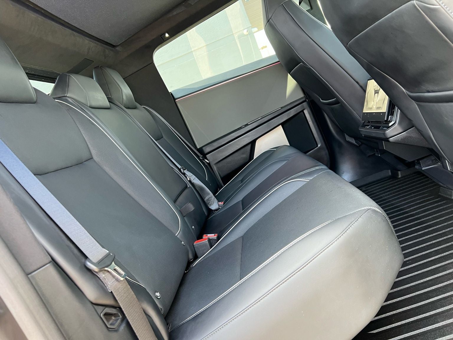 2024 Tesla Cybertruck Base