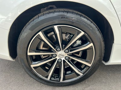 2023 Volvo S60 Recharge Plug-In Hybrid T8 Plus Dark Theme