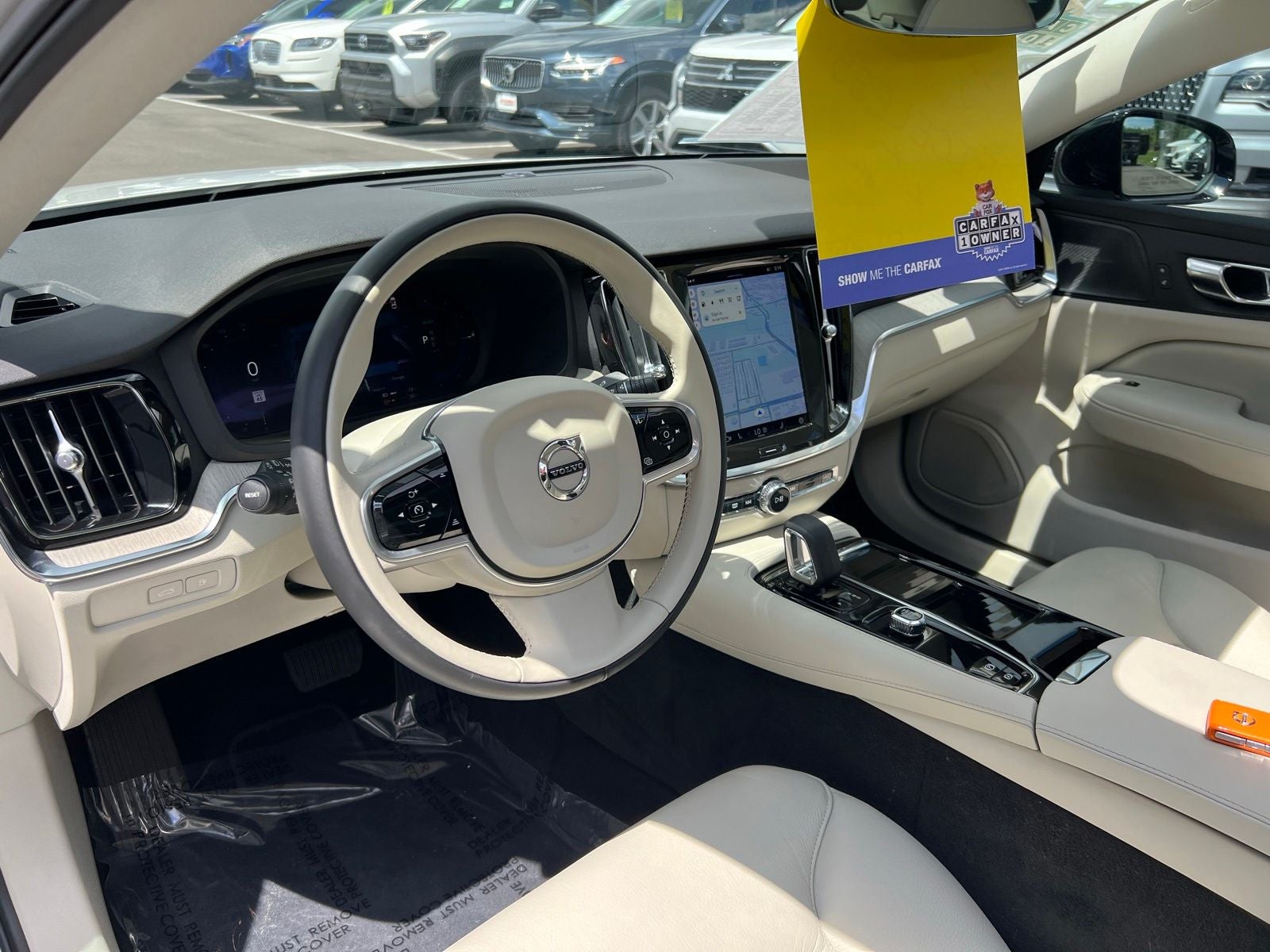2023 Volvo S60 Recharge Plug-In Hybrid T8 Plus Dark Theme