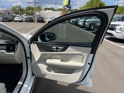 2023 Volvo S60 Recharge Plug-In Hybrid T8 Plus Dark Theme