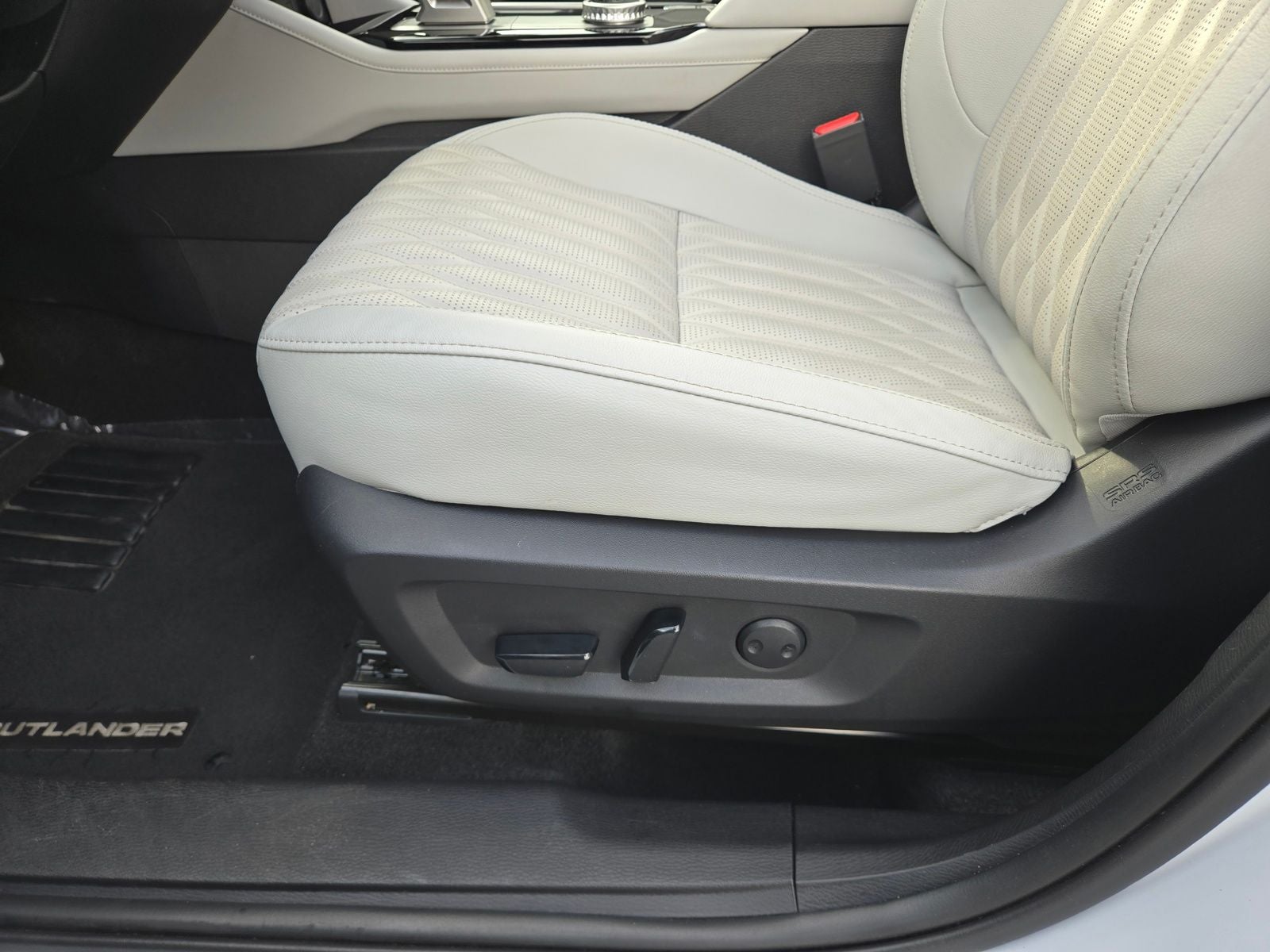 2025 Mitsubishi Outlander SEL