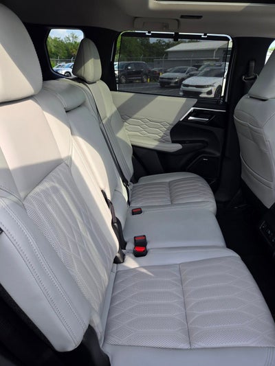 2025 Mitsubishi Outlander SEL