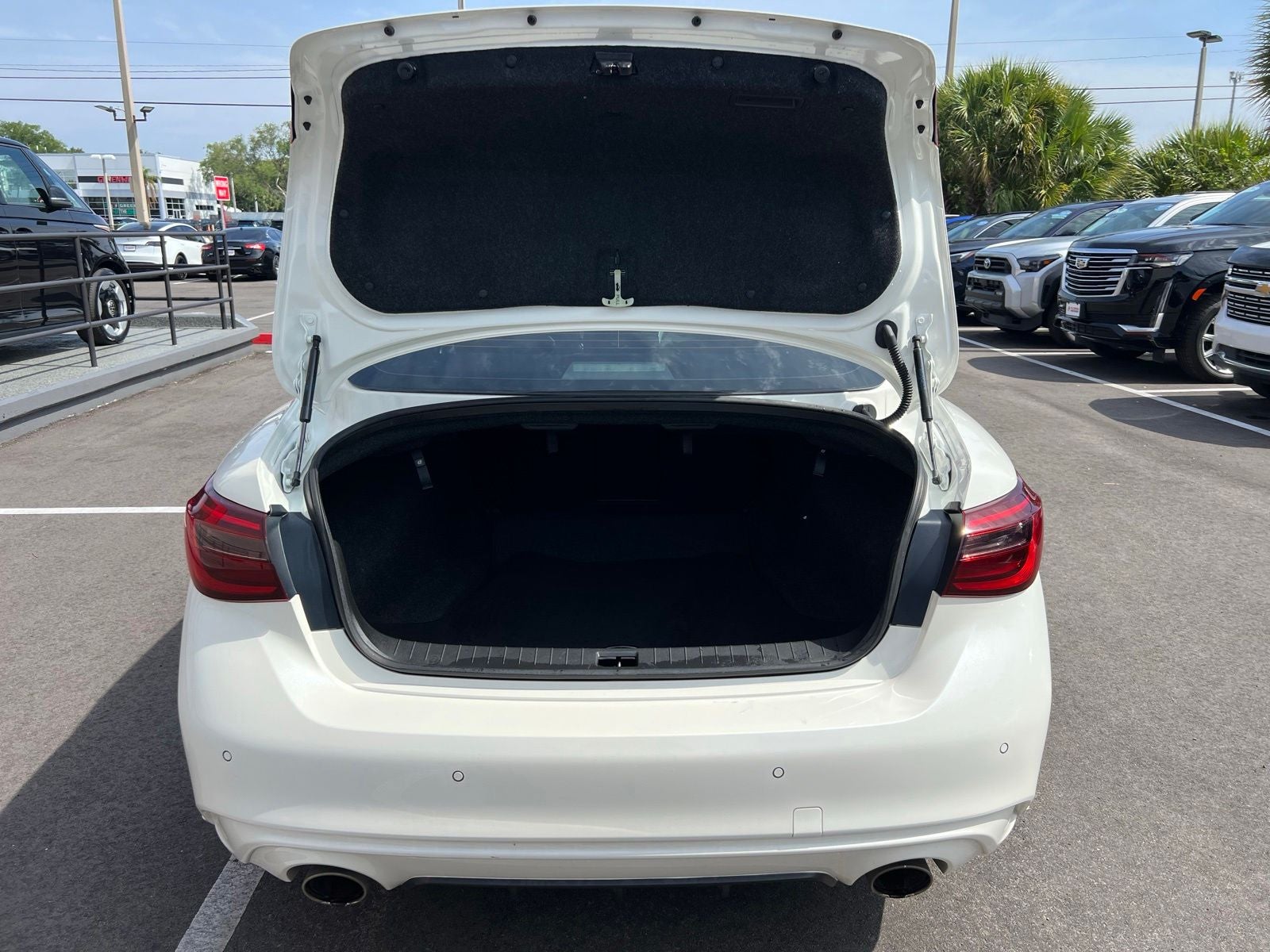 2023 INFINITI Q50 LUXE