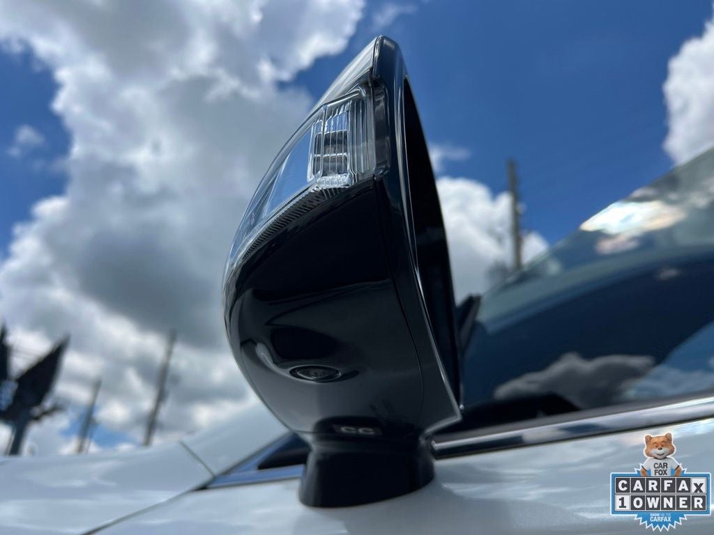 2022 INFINITI Q60 LUXE