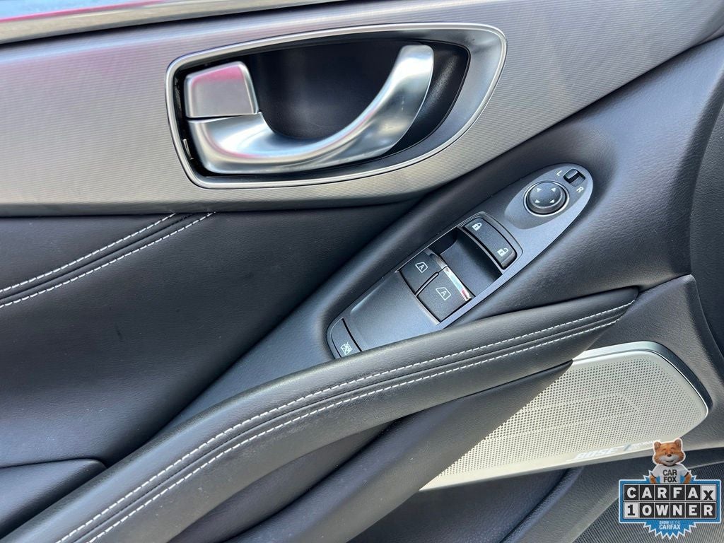 2022 INFINITI Q60 LUXE