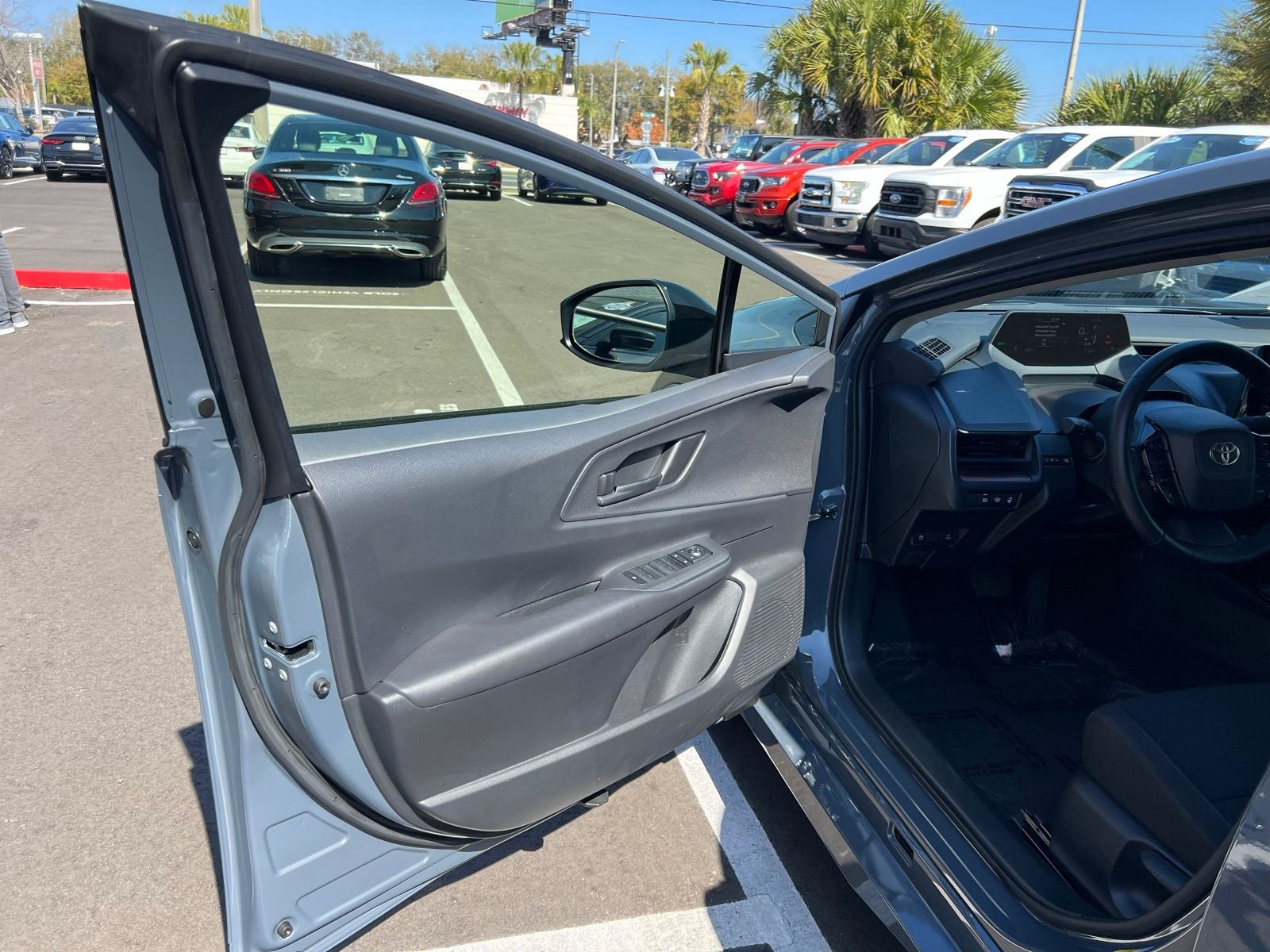 2024 Toyota Prius Prime SE