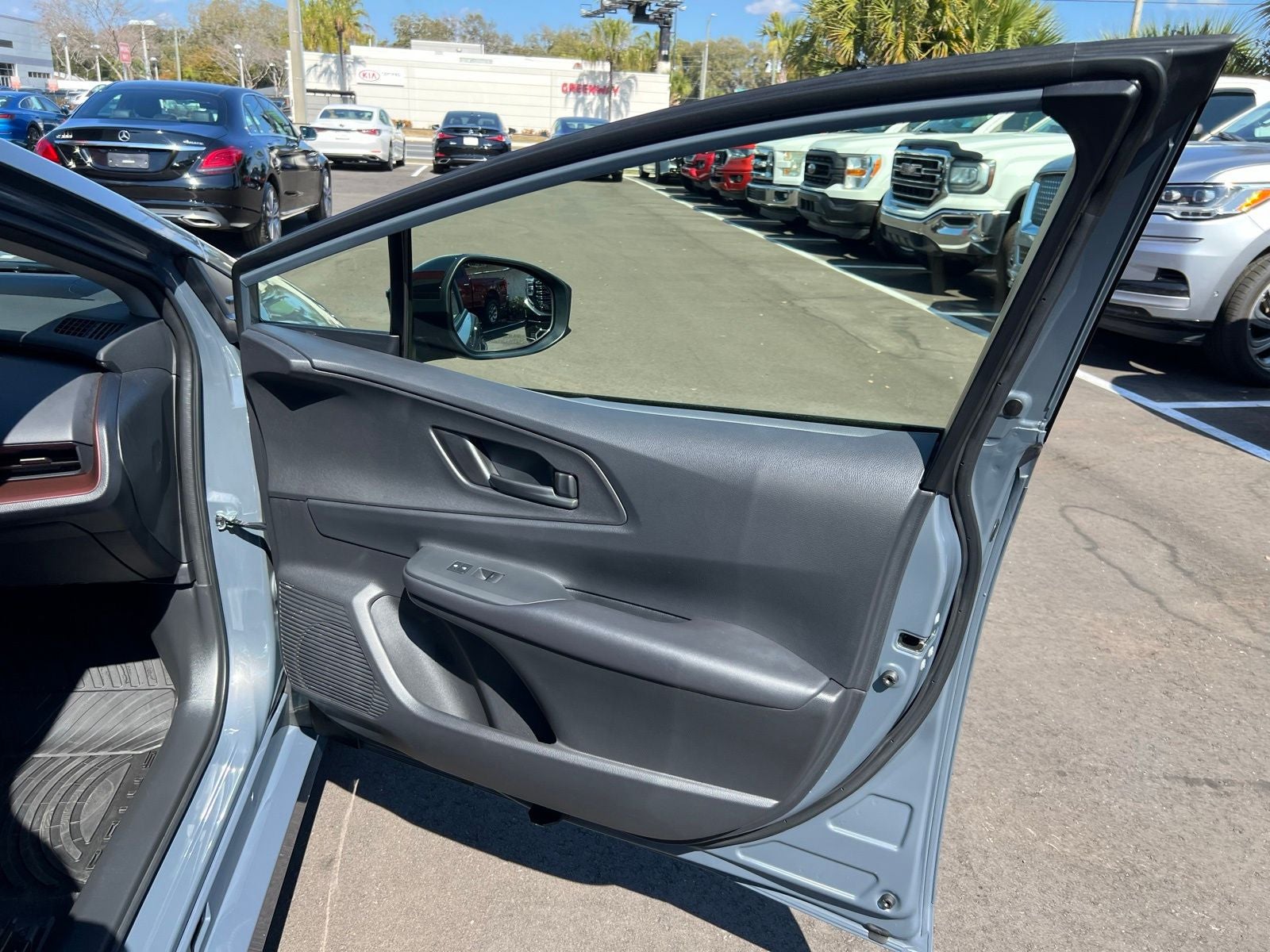 2024 Toyota Prius Prime SE