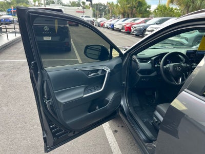 2025 Toyota RAV4 Hybrid SE