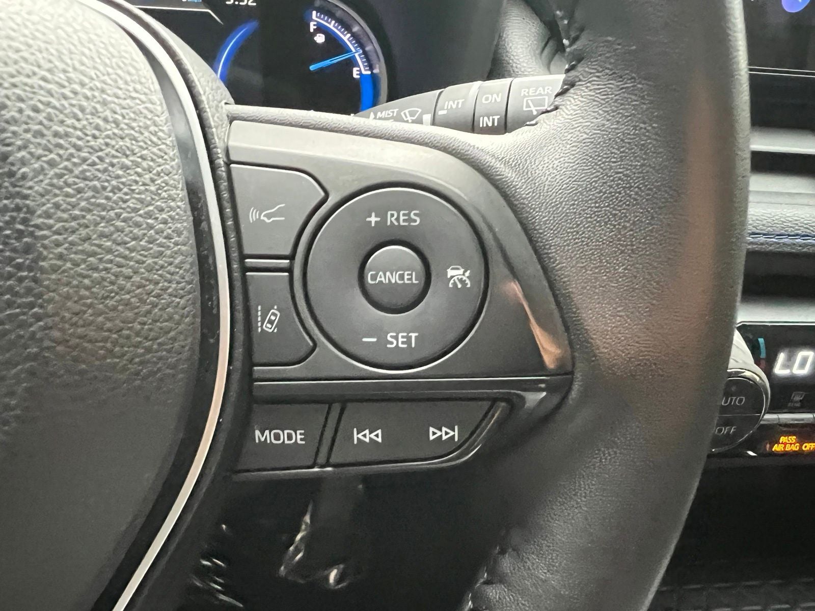2025 Toyota RAV4 Hybrid SE