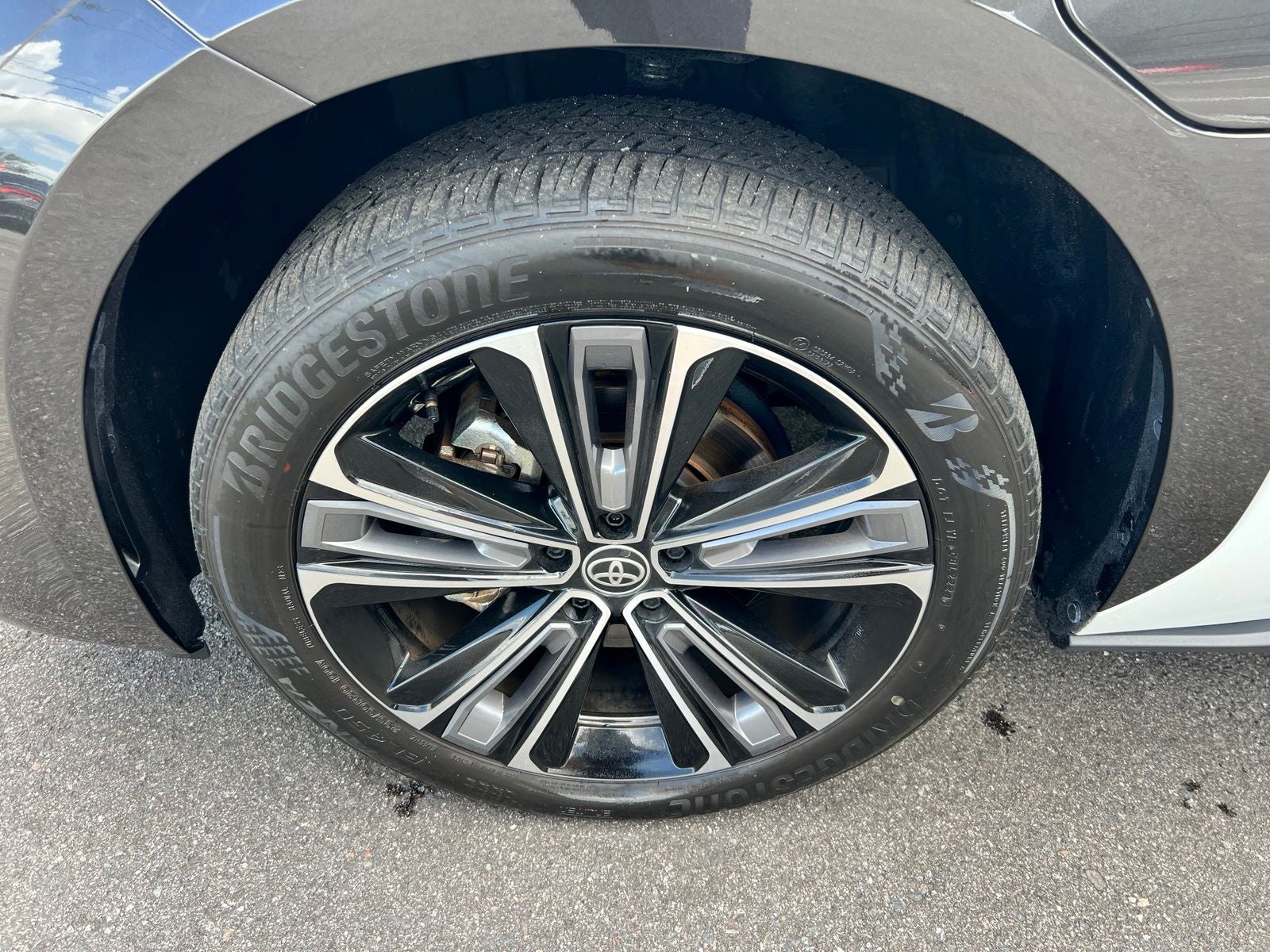 2023 Toyota bZ4X Limited