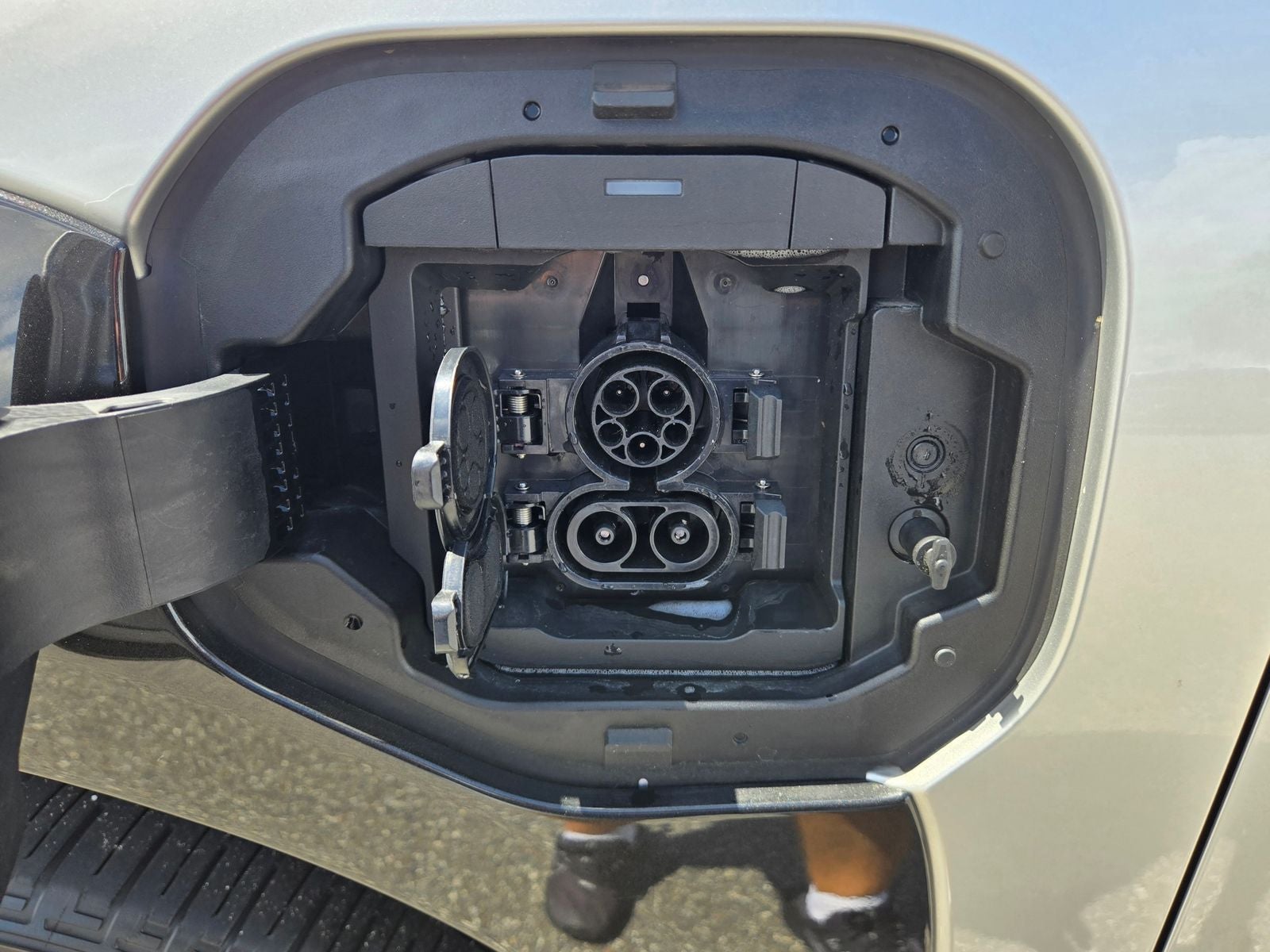 2025 Toyota bZ4X XLE