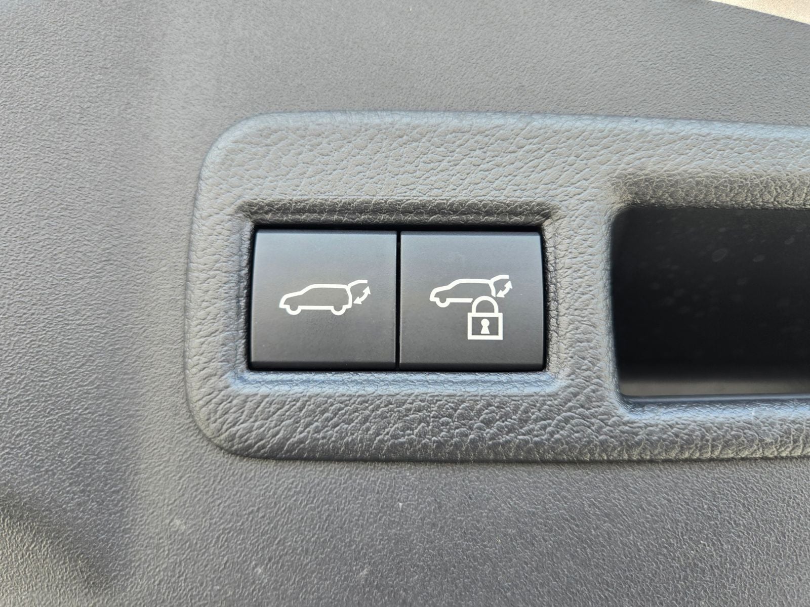 2025 Toyota bZ4X XLE
