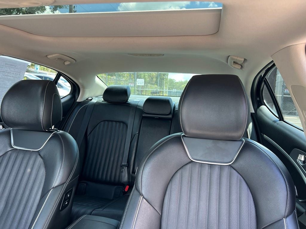 2022 Genesis G70 2.0T