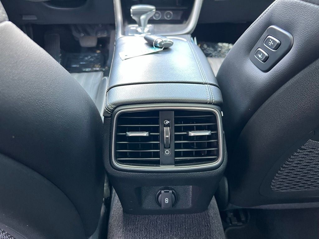 2022 Genesis G70 2.0T