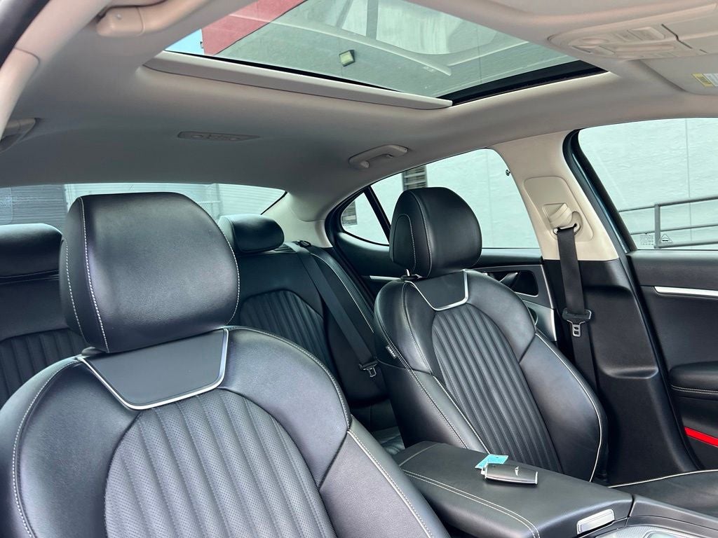 2022 Genesis G70 2.0T
