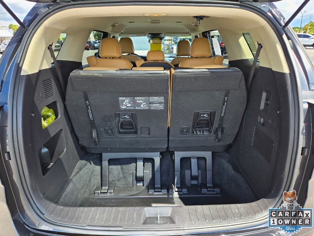 2023 Kia Carnival LX Seat Package