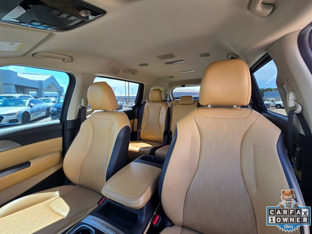 2023 Kia Carnival LX Seat Package