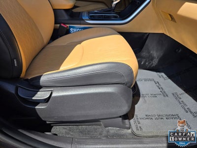 2023 Kia Carnival LX Seat Package