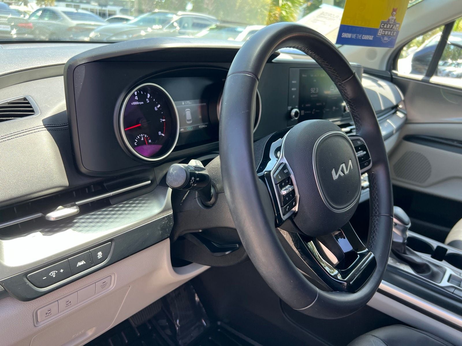 2024 Kia Carnival LX