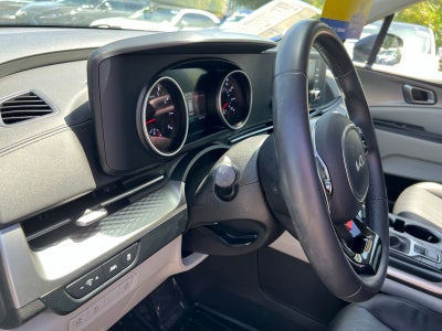 2024 Kia Carnival LX