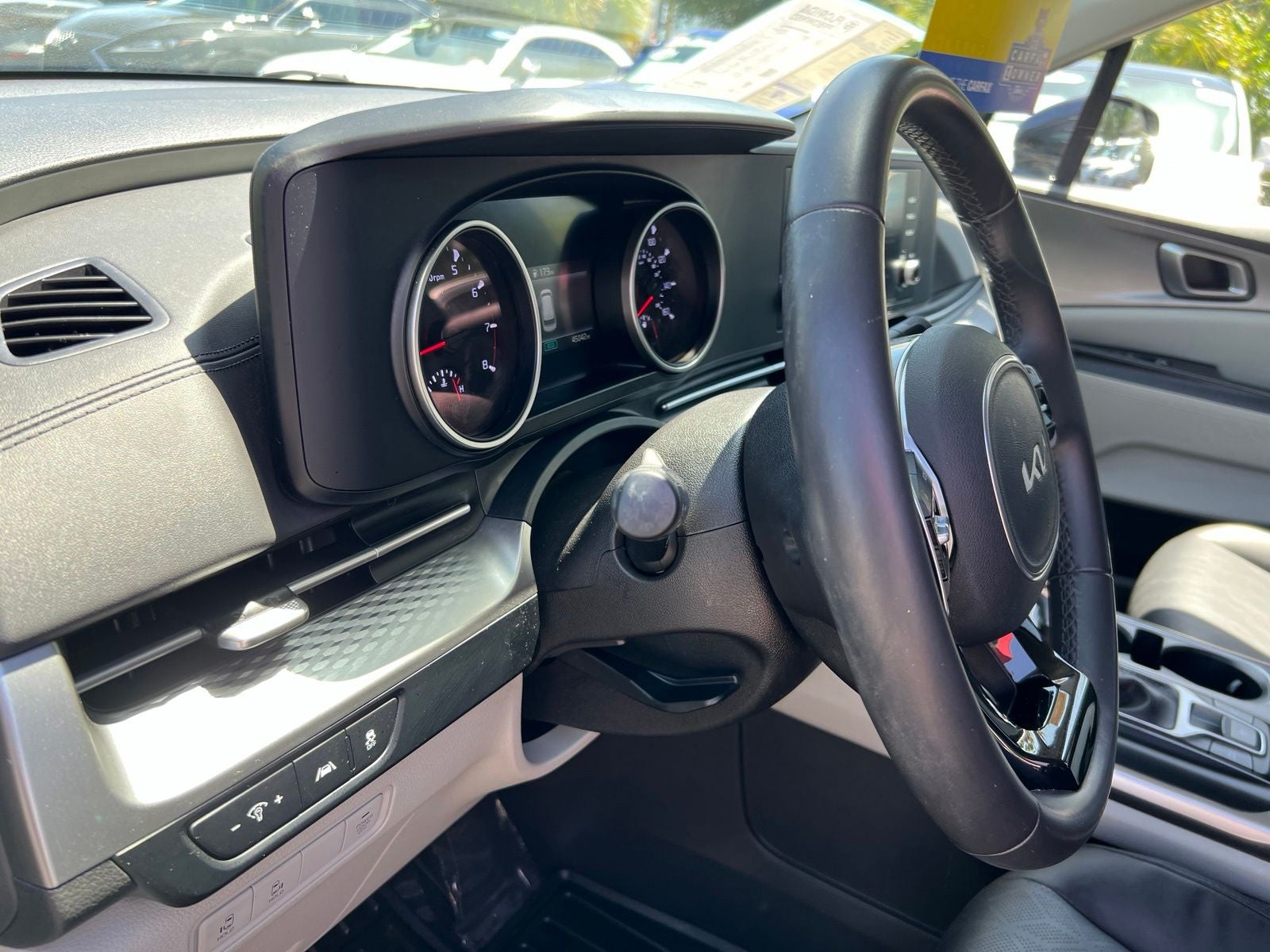 2024 Kia Carnival LX