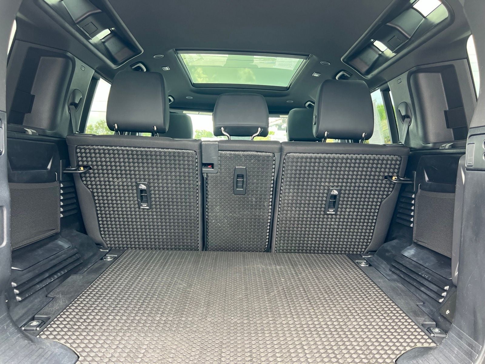 2025 Land Rover Defender 110 S
