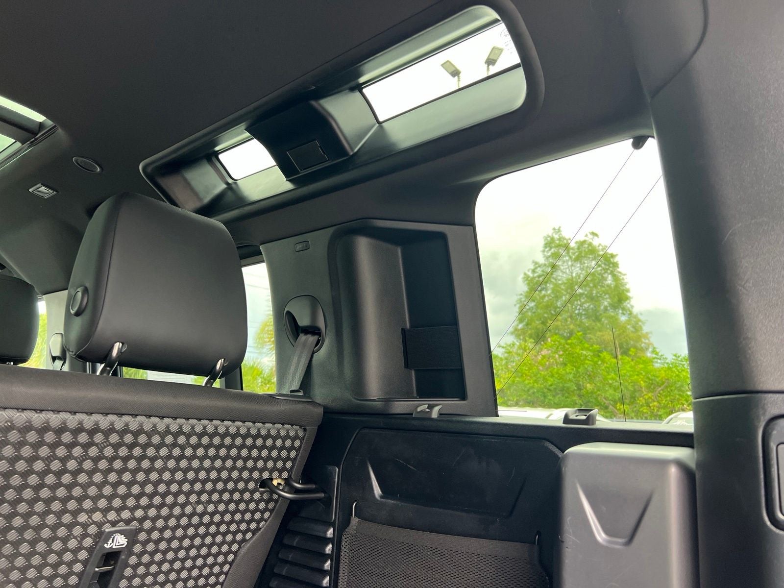 2025 Land Rover Defender 110 S