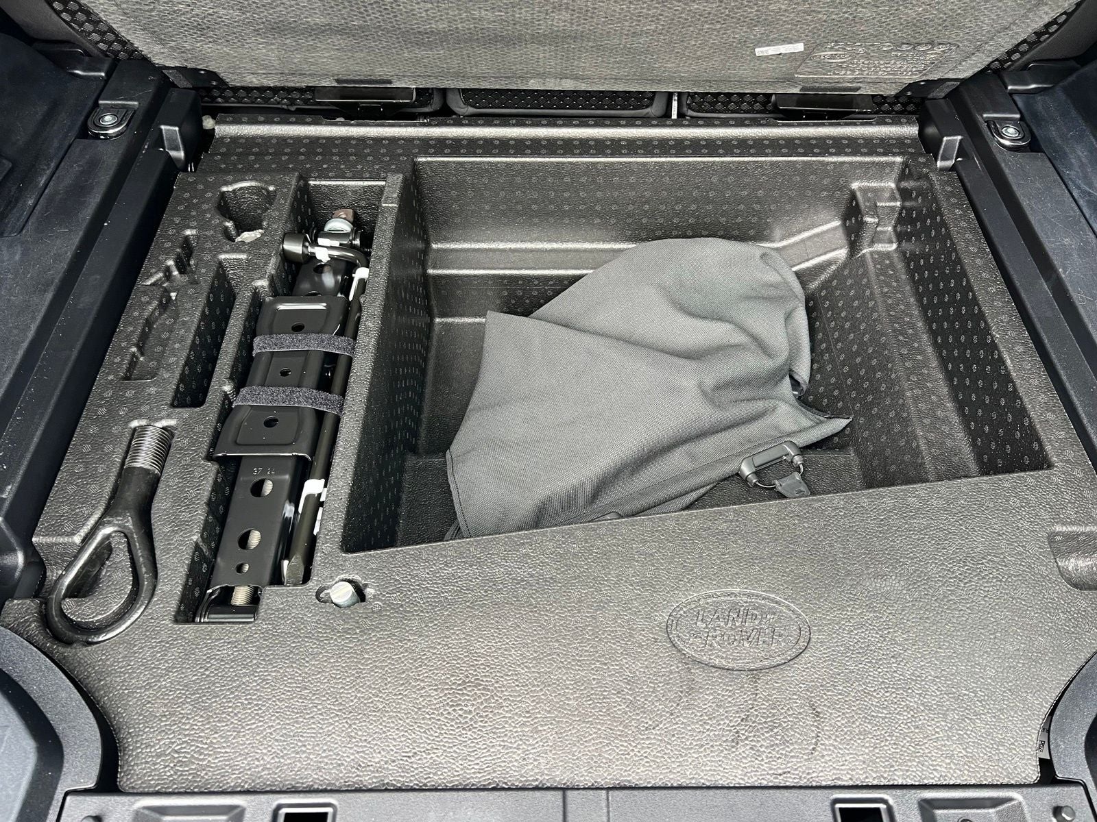 2025 Land Rover Defender 110 S