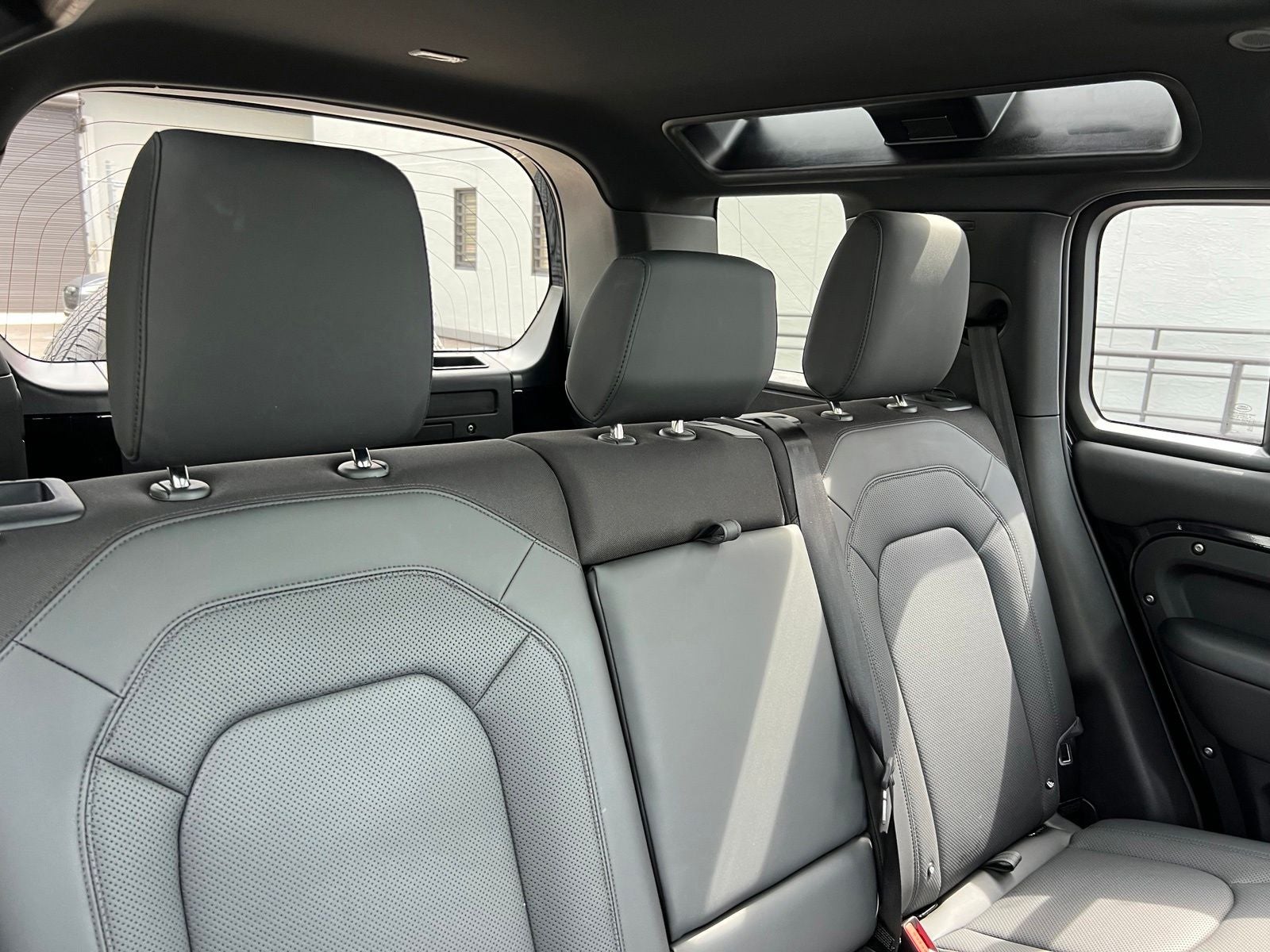 2025 Land Rover Defender 110 S