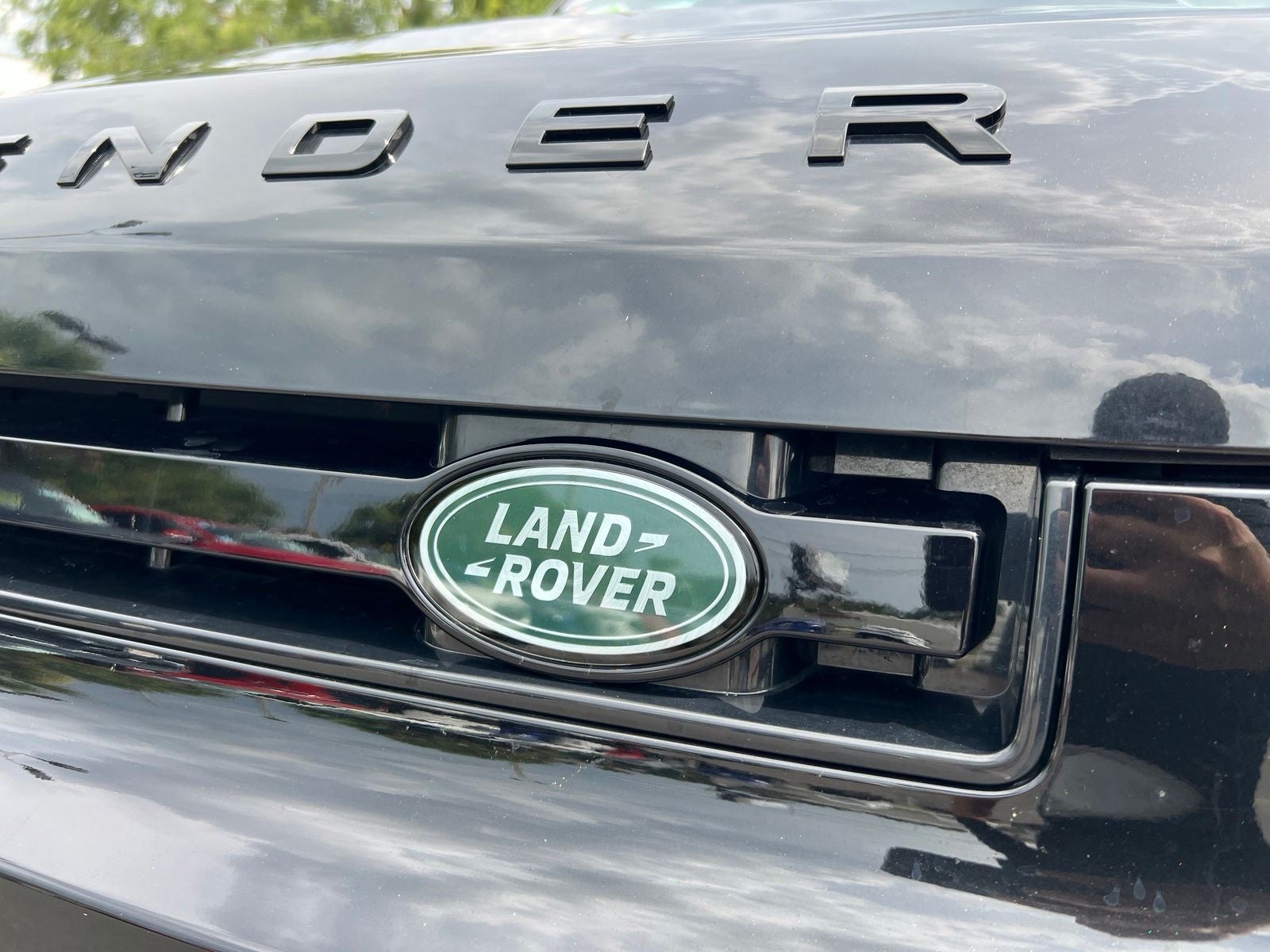2025 Land Rover Defender 110 S