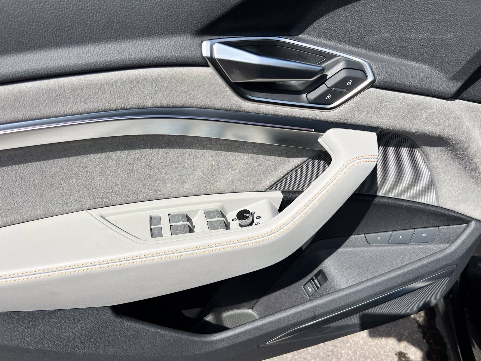 2024 Audi Q8 e-tron Prestige quattro