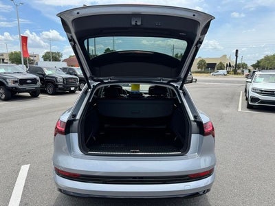 2022 Audi e-tron Premium quattro