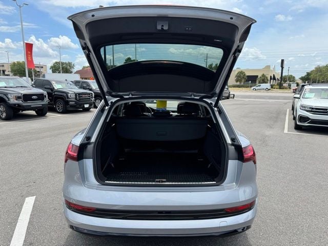 2022 Audi e-tron Premium quattro