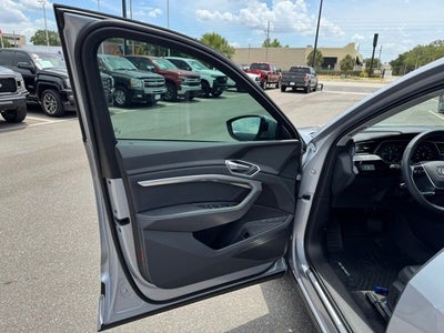 2022 Audi e-tron Premium quattro