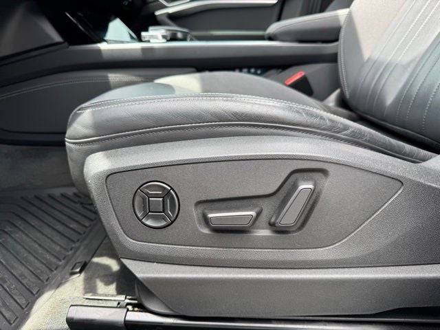 2022 Audi e-tron Premium quattro