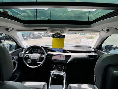 2022 Audi e-tron Premium quattro