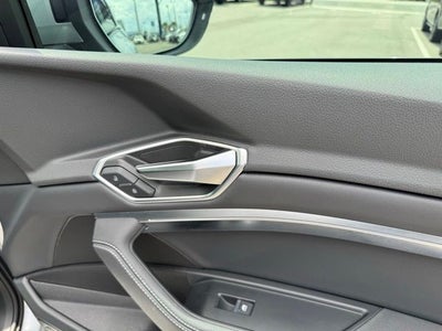 2022 Audi e-tron Premium quattro