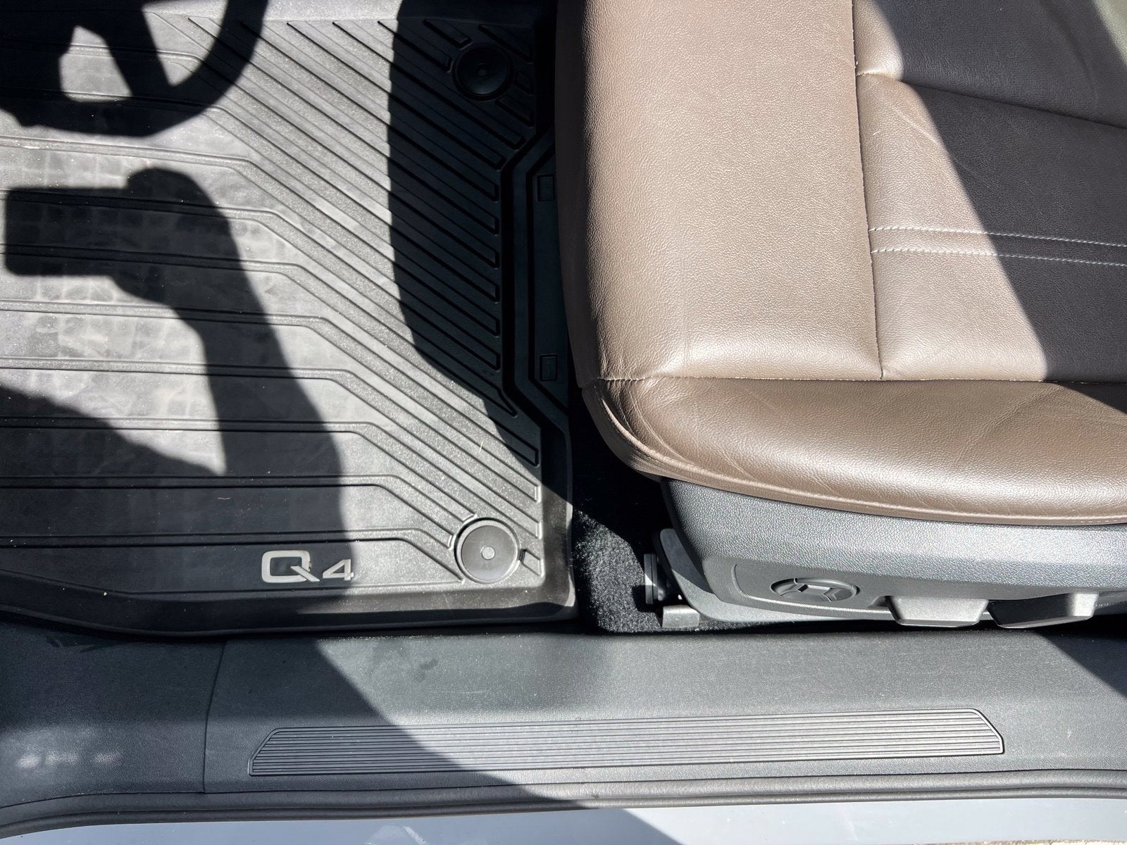 2024 Audi Q4 e-tron Premium Plus