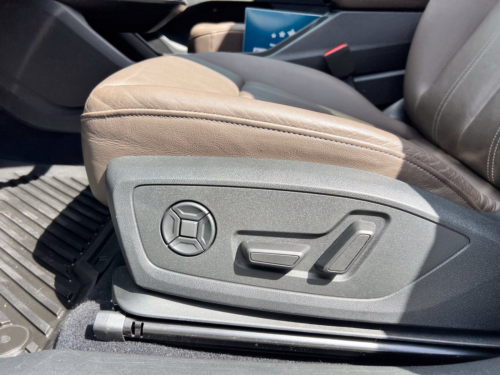 2024 Audi Q4 e-tron Premium Plus