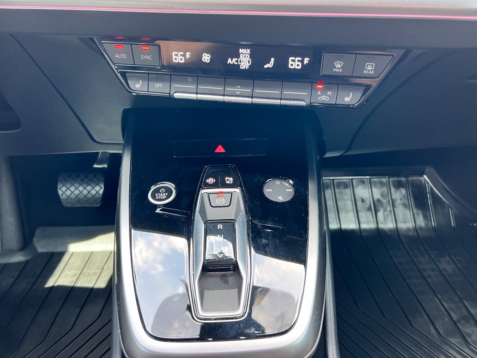2024 Audi Q4 e-tron Premium Plus