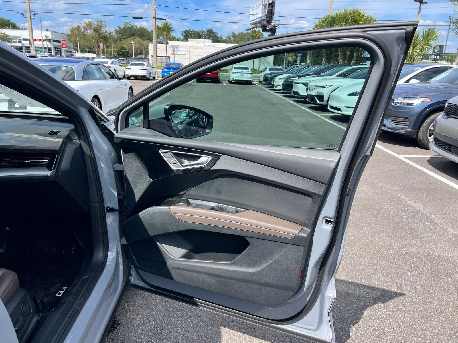 2024 Audi Q4 e-tron Premium Plus