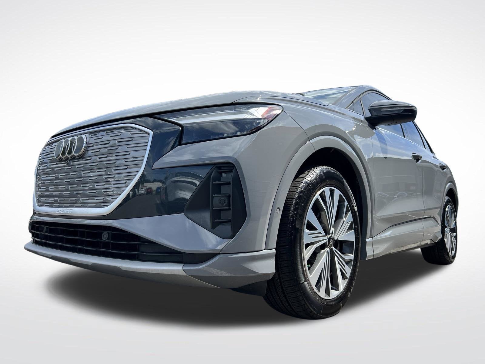 2024 Audi Q4 e-tron Premium Plus